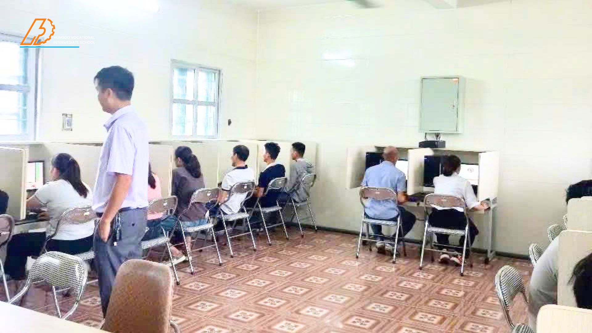 Kỳ Thi Lý Thuyết Cấp GPLX Ô Tô Tại Trung Tâm