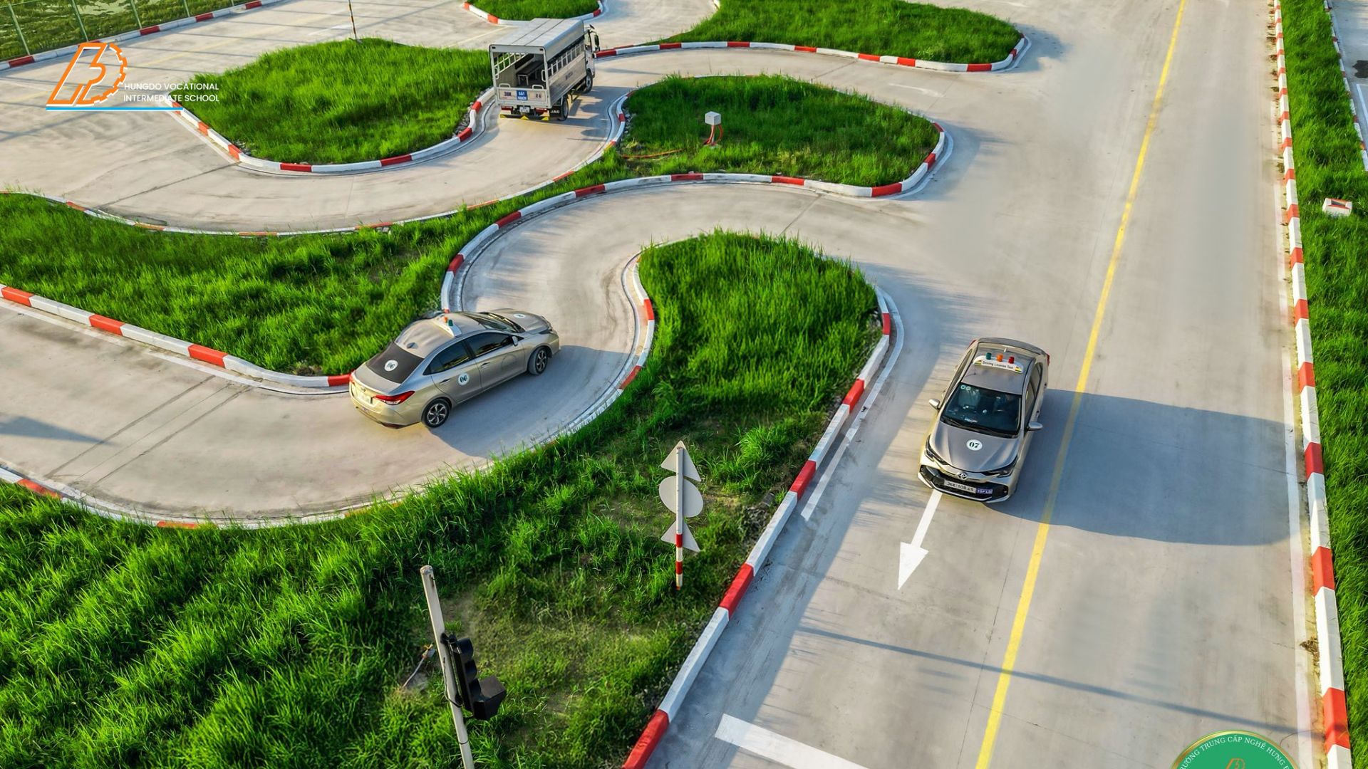 Xe Thi Hạng C1 Và C Tại Trường  Trung Cấp Nghề Hưng Đô